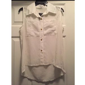 Size large white sleeveless collared blouse